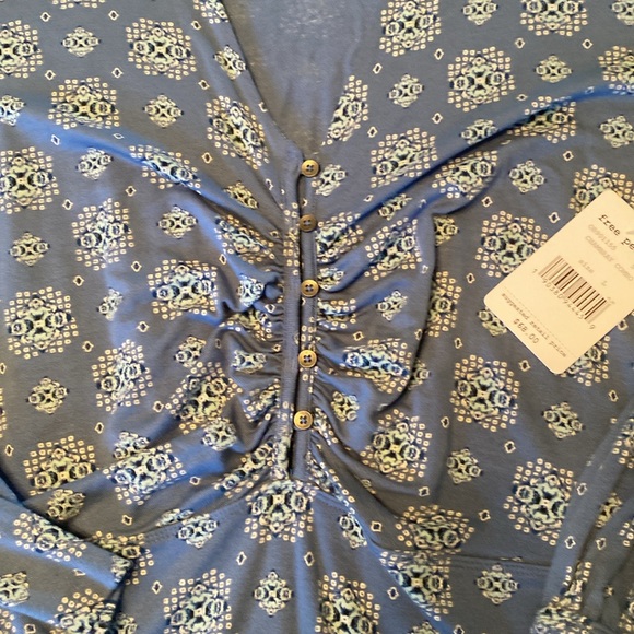 ⭐️NWT Free People Sydney Printed Top Large - Picture 4 of 4